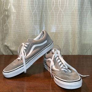 Vans Gray Men's Old Skool Shoes
Size 10 men’s